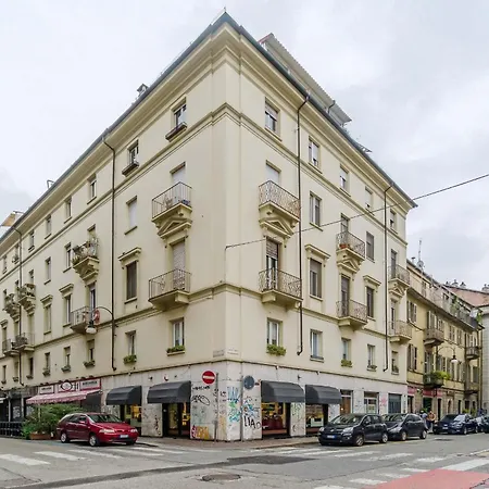 Guesthost - Antonelliana With View Apartment Turin